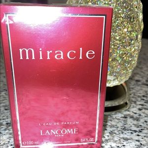 Diferentes perfumes different prices